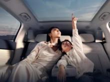 开学季救星来了！星纪元ET搞定堵车、难找位，接娃超省心
