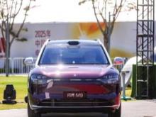 问界M9护航2025金鸡奖：以科技赋能光影艺术，共庆中国电影120周年